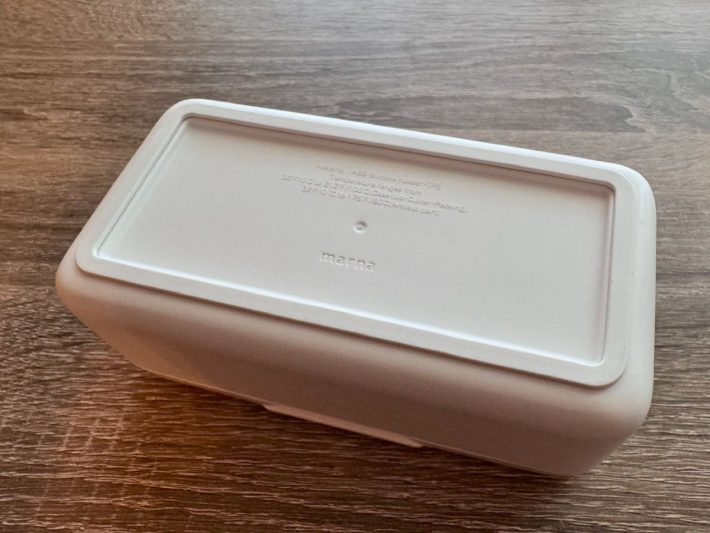 底面には滑り止めがついている