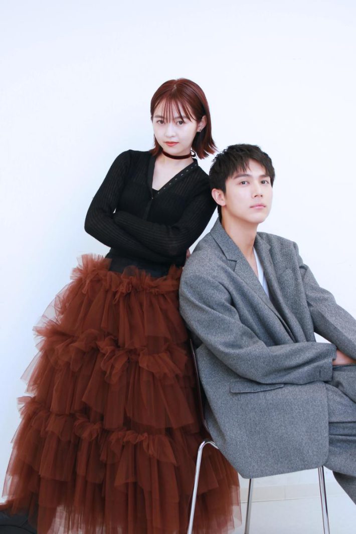 伊藤万理華さんと中川大志さん