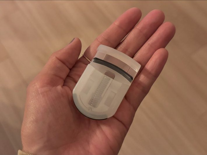 無印良品の「携帯用アイラッシュカーラー」