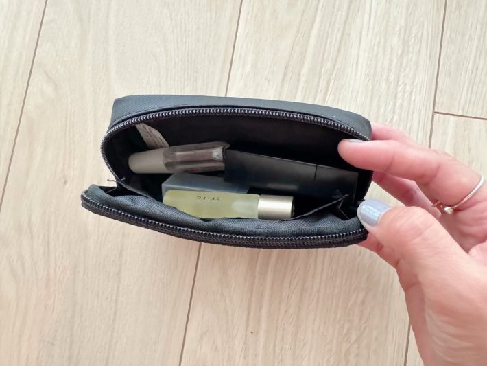 アイテムを寝かせて収納してもたくさん入る