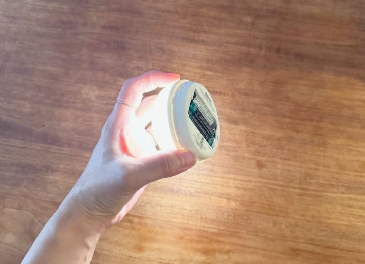 スイッチがなく電池を入れている時には常に稼働する