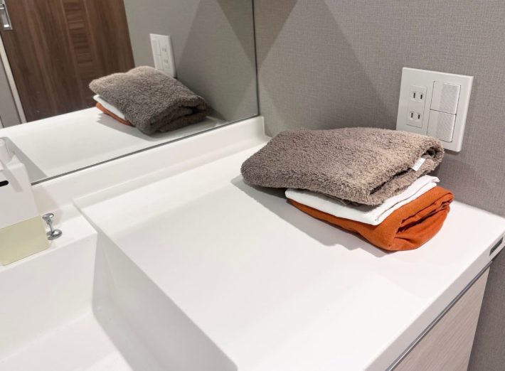 仕方なく洗面台に置かれていたタオルやパジャマ