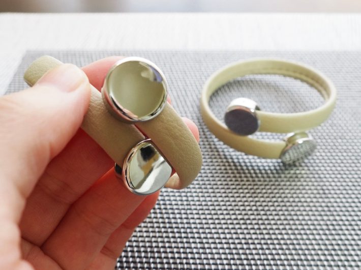 ダイソーアームバンド