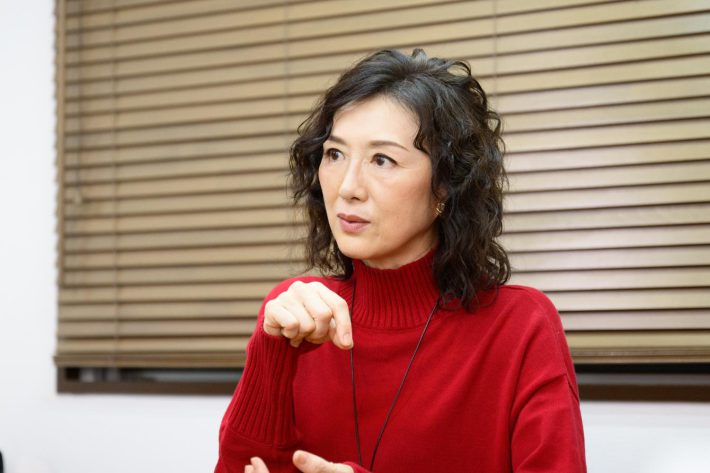 赤間麻里子さん