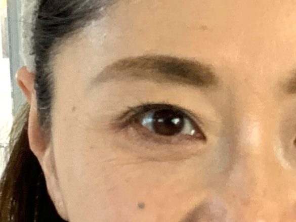 色が上下で二層に分かれていると不自然に