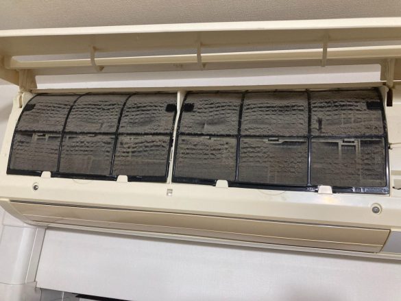 フィルターを掃除していないエアコン