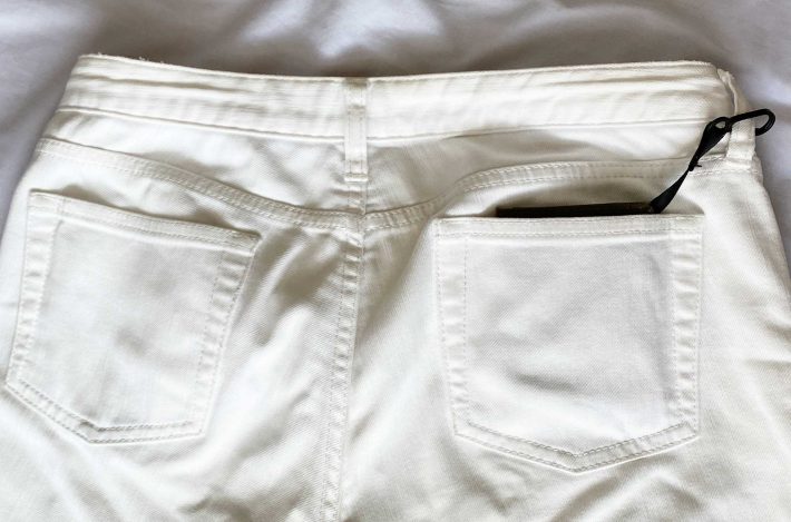 ポケットに入れても厚みがさほど気になりません