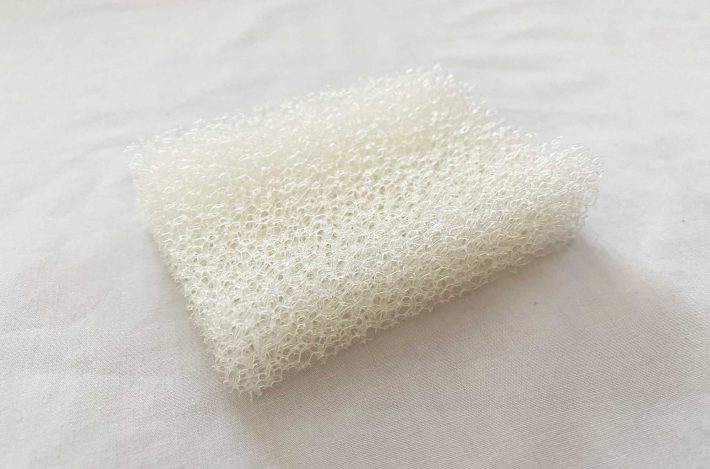 無印良品「発泡ウレタン石けん置き・取替用スポンジ」（約10.5×2.5×7.5cm　250円　1個入り）