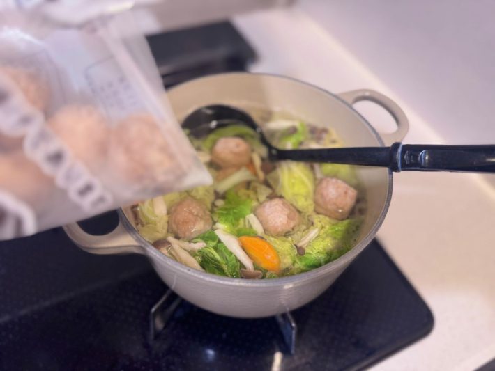 鍋ものやスープに入れると肉だんごの旨味が溶け込む