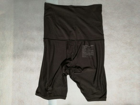 黒の防寒インナー