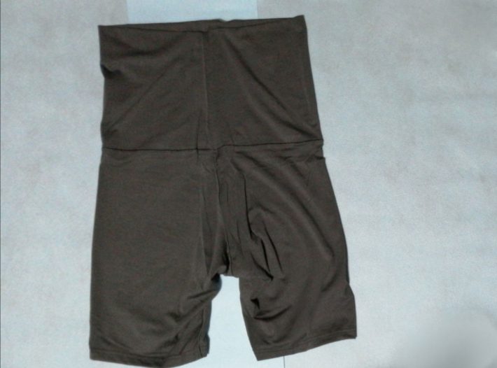 黒の防寒インナー