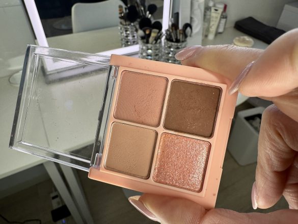 画像3_アイシャドウパレット