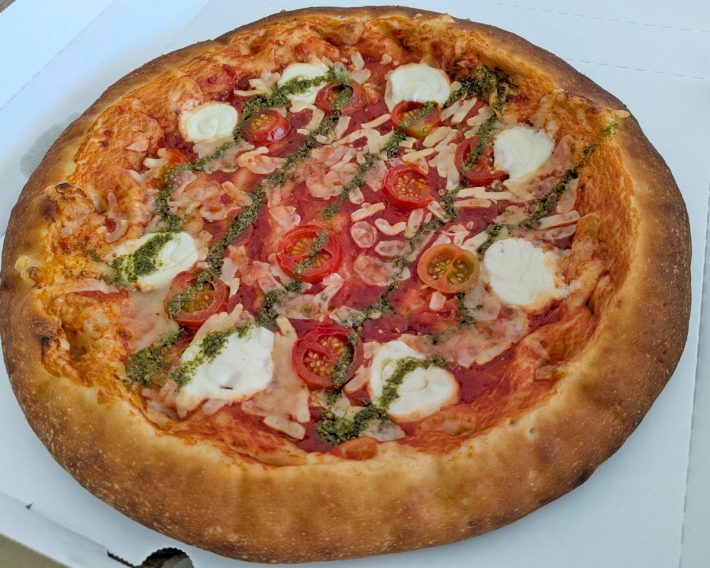 手作り　チェリートマトのマルゲリータピザ　522円（税込）