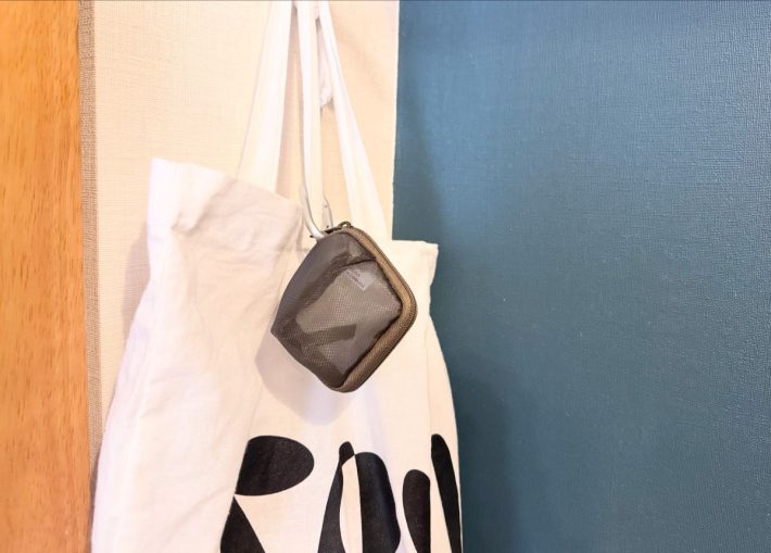 ナイロンメッシュコンパクトポーチ