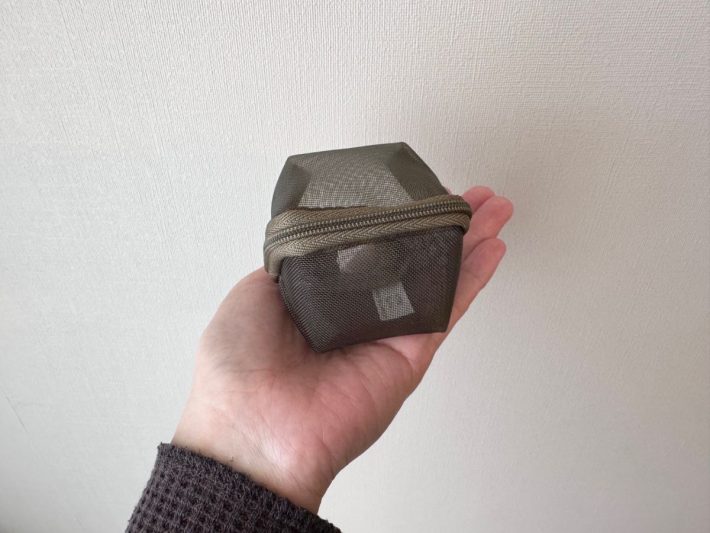 ナイロンメッシュコンパクトポーチ