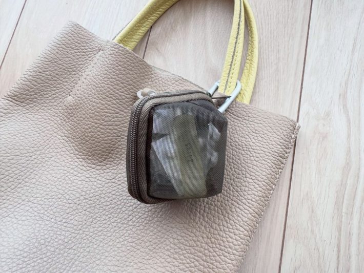 ナイロンメッシュコンパクトポーチ