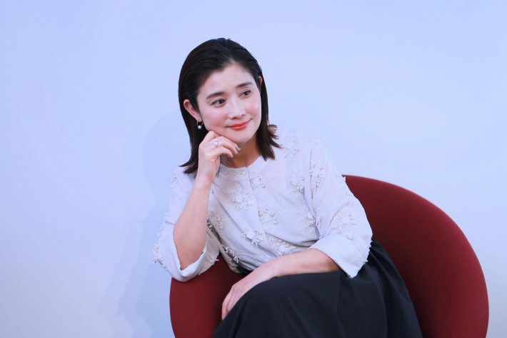 石田ひかりさん