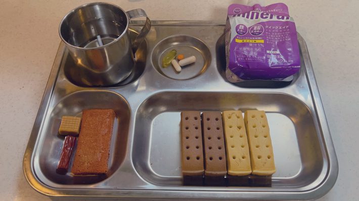 中央奥に紛れ込んでいる風邪薬