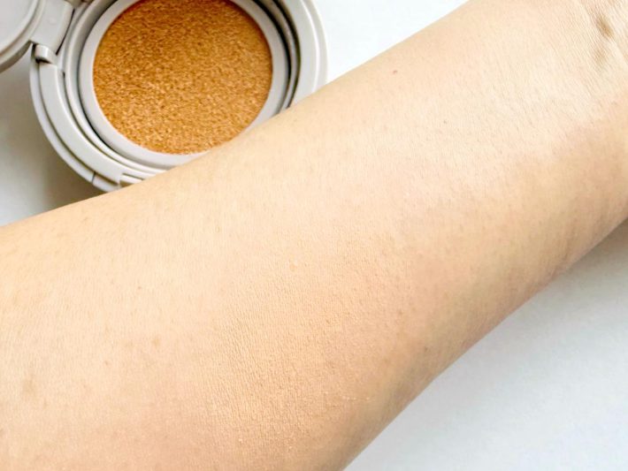 手にトントンと馴染ませるとピタッと密着