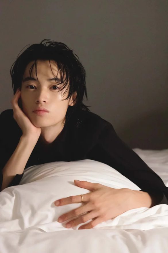 『窪塚愛流1st写真集 Lila』(小学館)リリースより