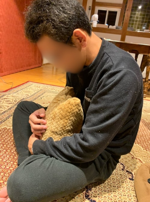 旦那さんも深い悲しみに暮れた