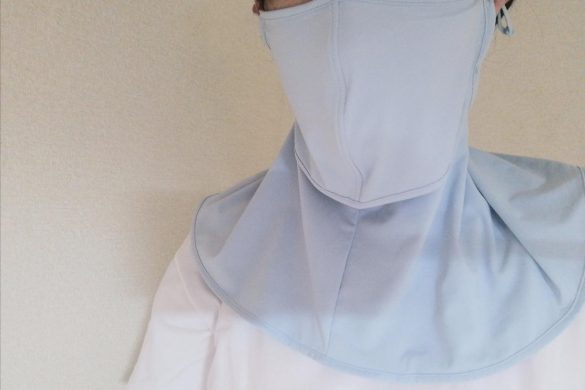 ユニクロのUVカットフェイスカバー着用