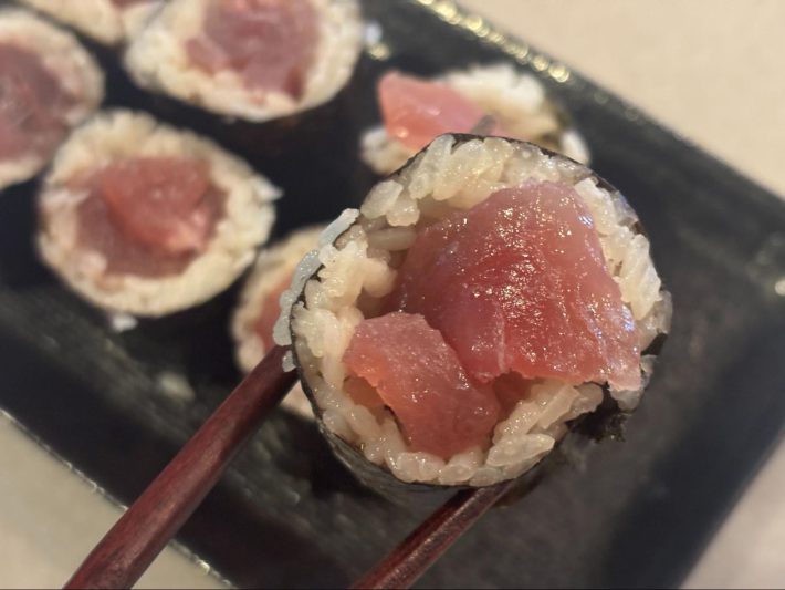 「魚萬中巻　（鉄火）」853円（税込）