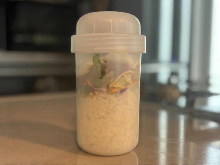 「トッピングカップ付きランチカプセル」