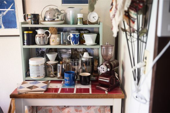 ミントグリーンの棚