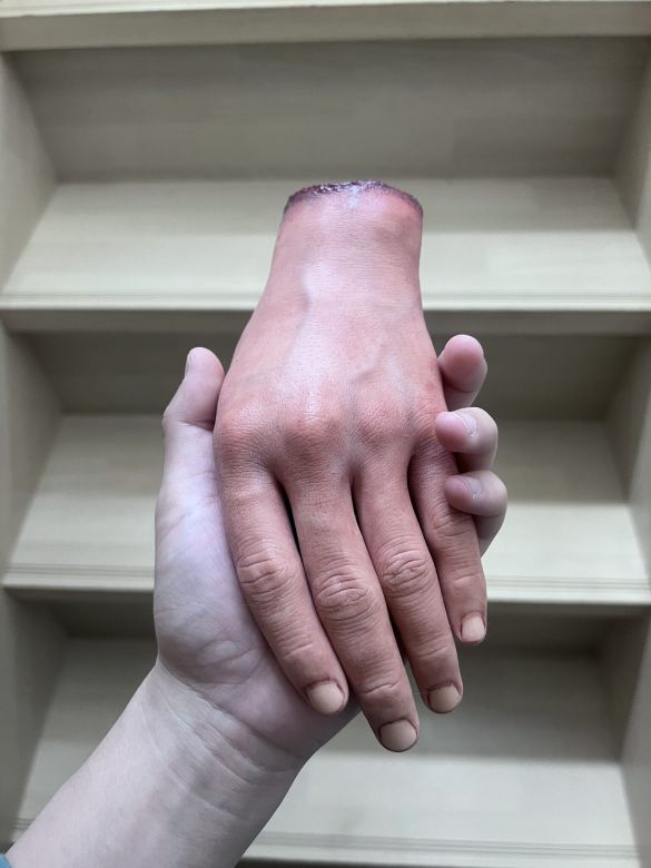 周りに人がいないかを入念に確認して撮影した