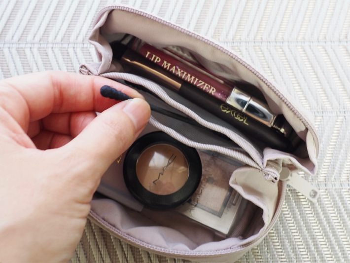 無印良品ポーチ