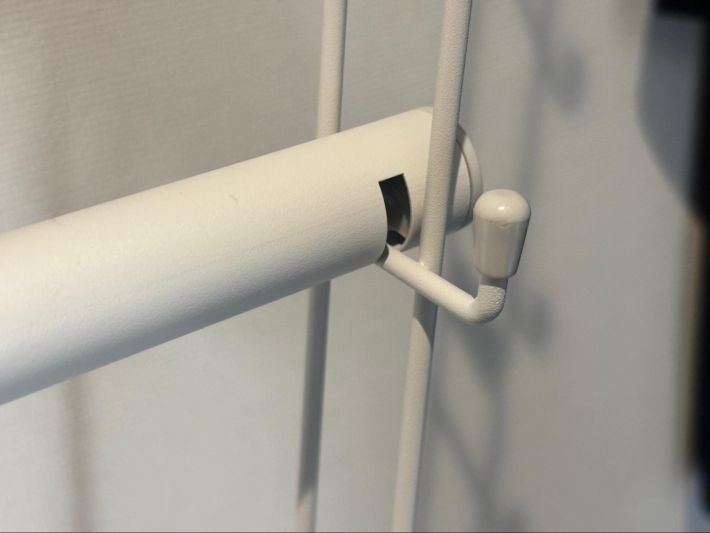 ニトリの「伸縮するクローゼット吊り下げハンガー」