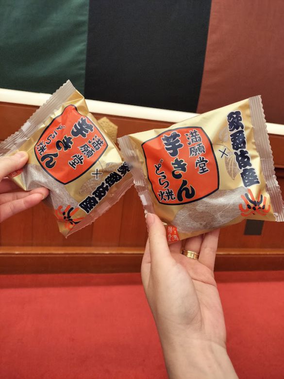 歌舞伎座でどら焼き