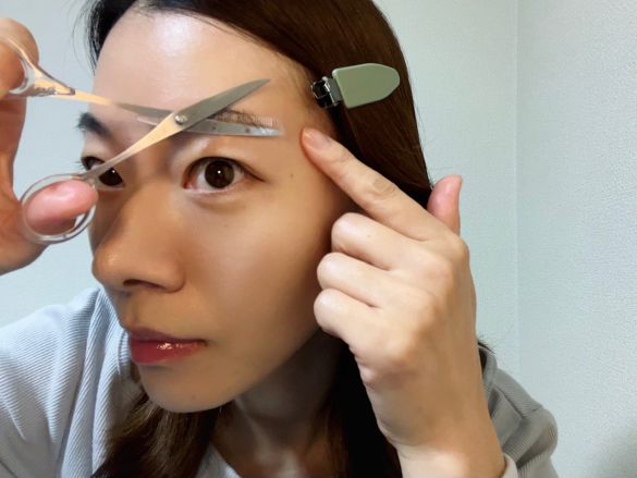 SITRA 眉毛用くし付きハサミ ストレートタイプ