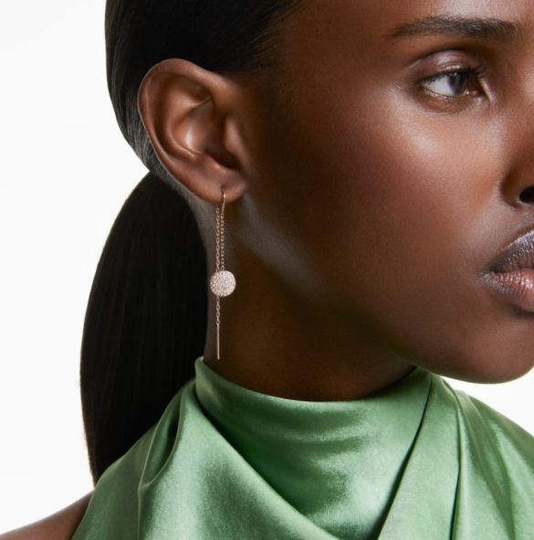 サブリマドロップピアス着用