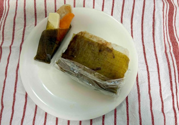 ほうれん草のシートを巻いたおにぎらず＋笹かま・チーズ・ニンジン