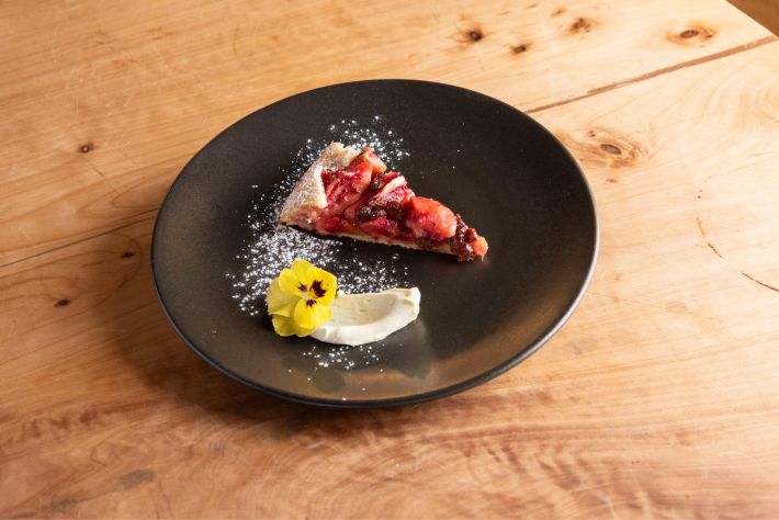 ルビーレッドキウイのシナモン風味クロスタータ