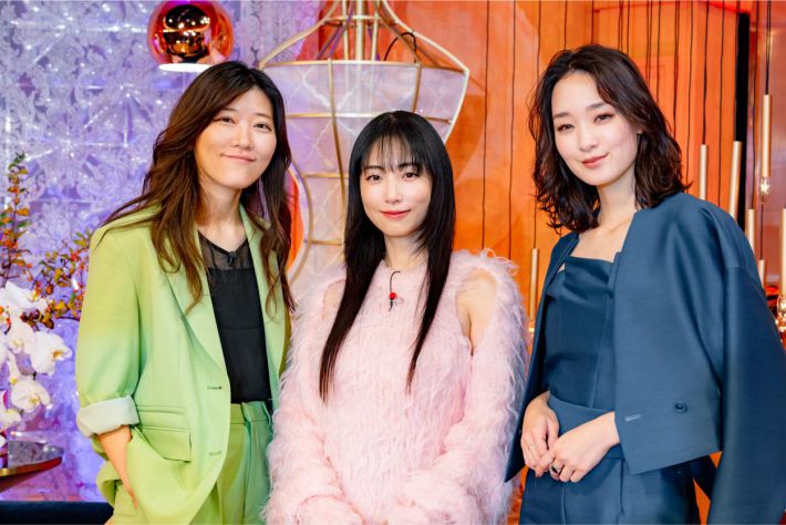 左から、ヒコロヒーさん、MEGUMIさん、剛力彩芽さん