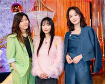 左から、ヒコロヒーさん、MEGUMIさん、剛力彩芽さん