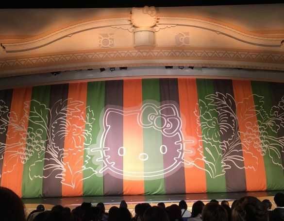 ピューロランド内の劇場。しっかり定式幕