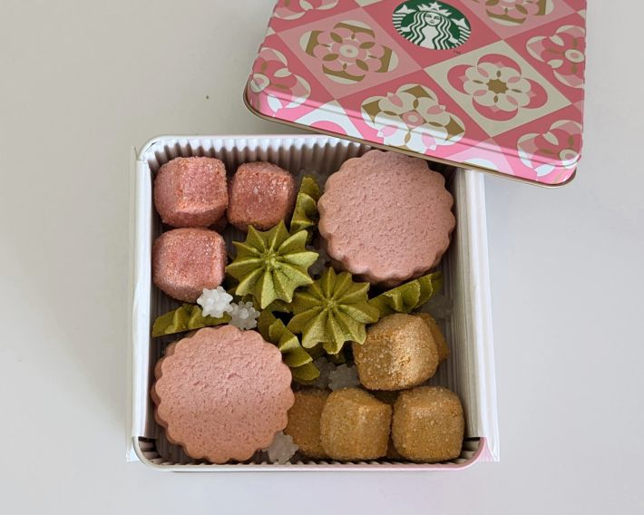 クッキー缶の中身