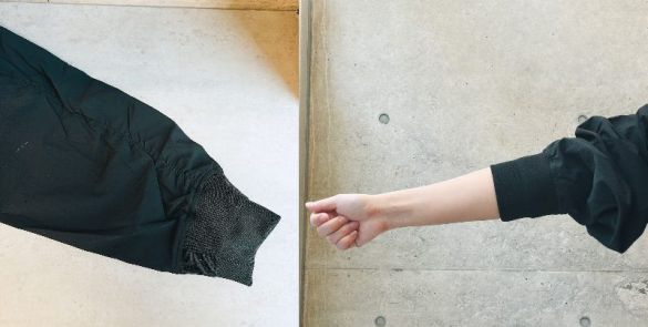 袖をまくってもリブ幅がしっかりしているので、全然ズリ落ちません